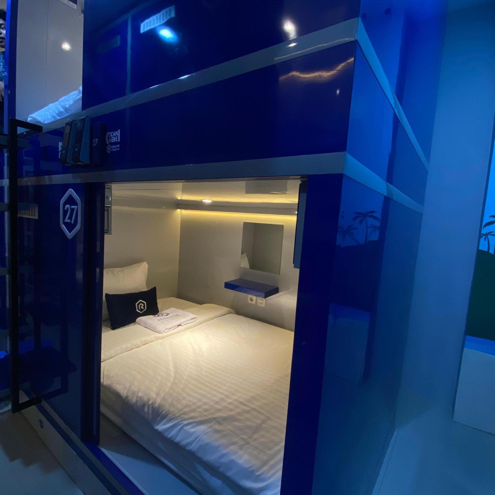 Rosalyne Sleepbox Malioboro 3 Hotel Yogyakarta Exterior photo
