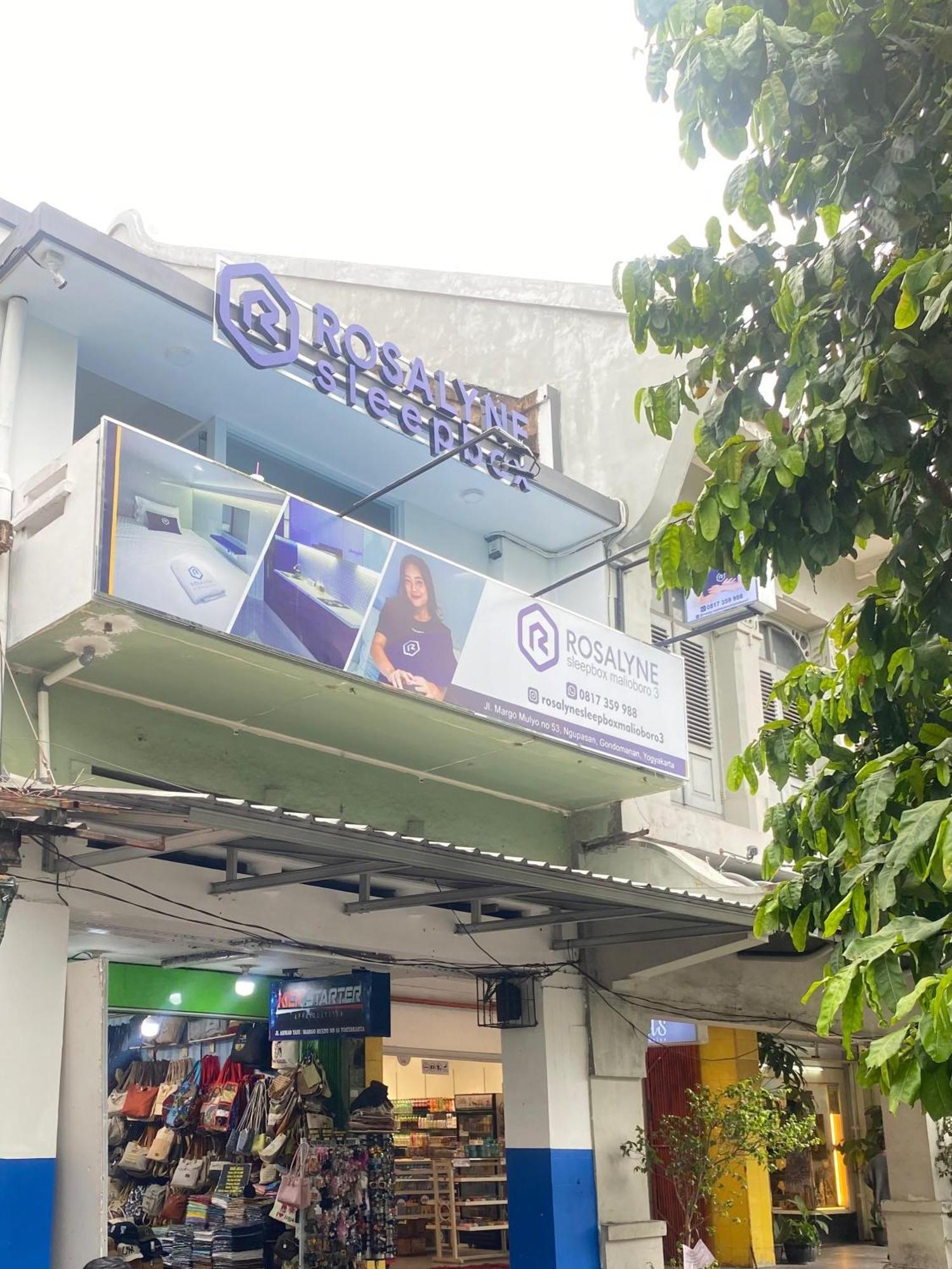 Rosalyne Sleepbox Malioboro 3 Hotel Yogyakarta Exterior photo
